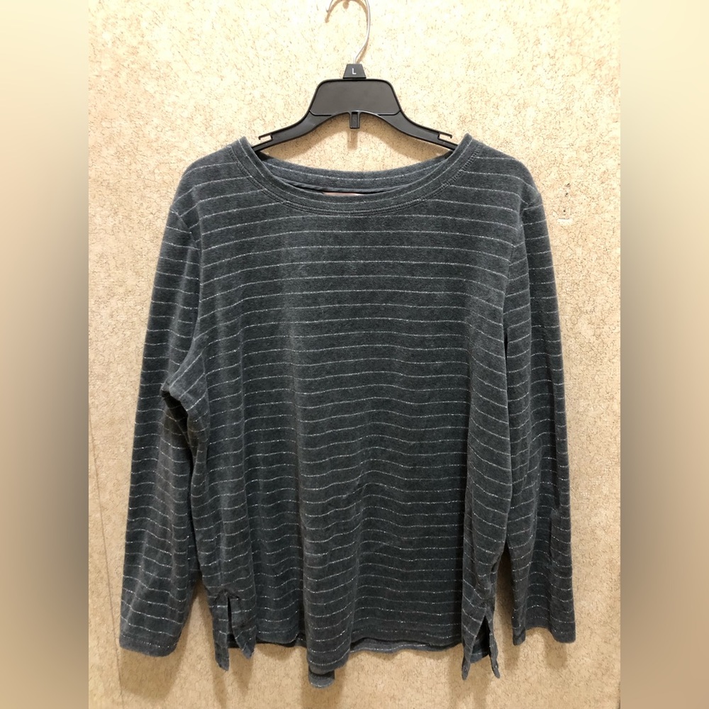 selling a white stag long sleeve shirt.